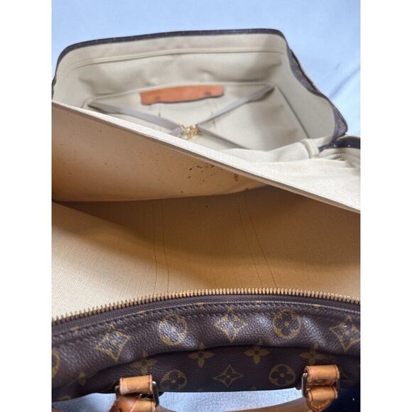 Louis Vuitton Classic Brown Travel Bag - Picture 8 of 16